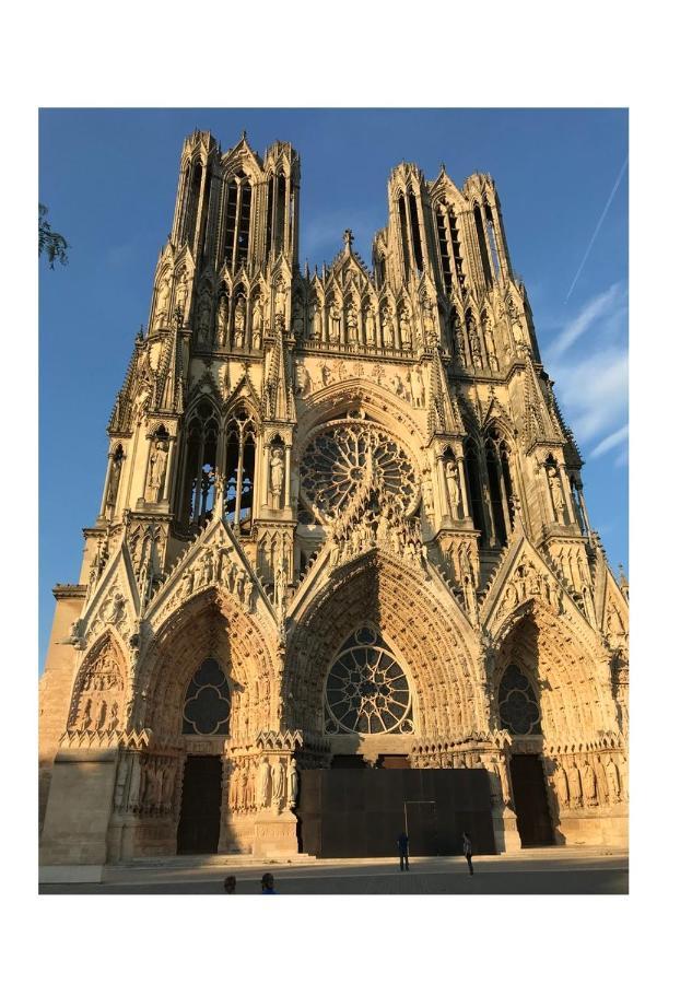 Suite Clovis 6 Reims Bagian luar foto