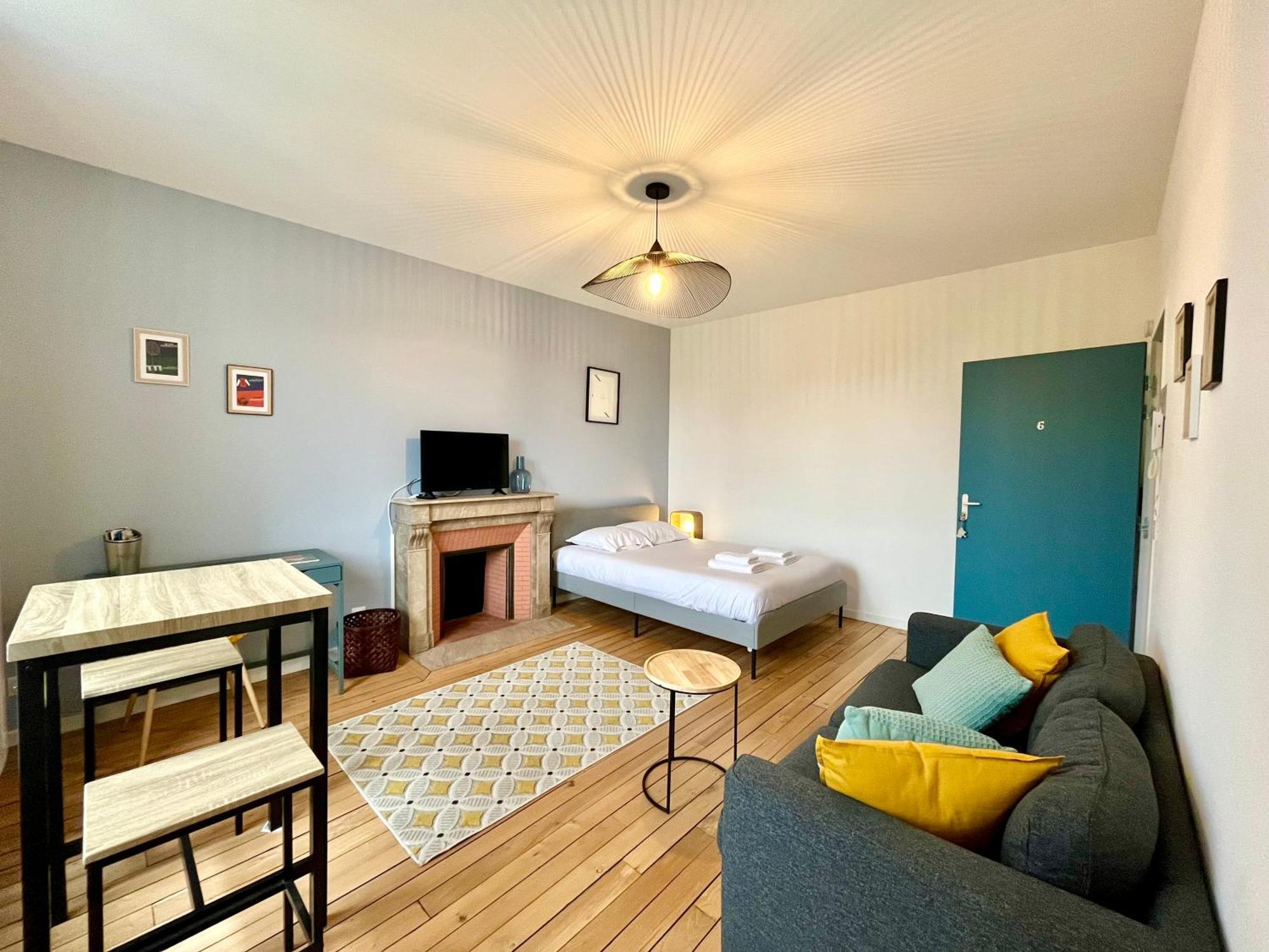 Suite Clovis 6 Reims Bagian luar foto